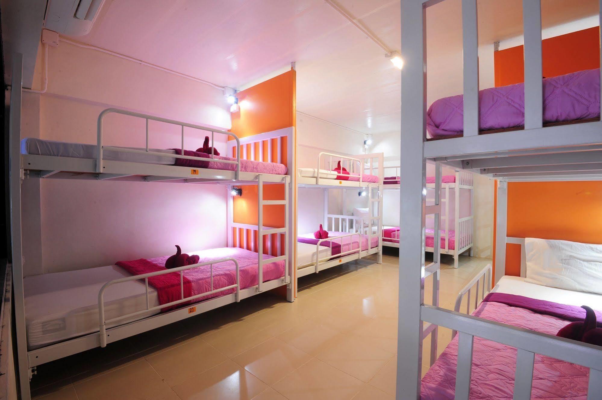 Sabai Hostel Phi Phi Don Exterior photo