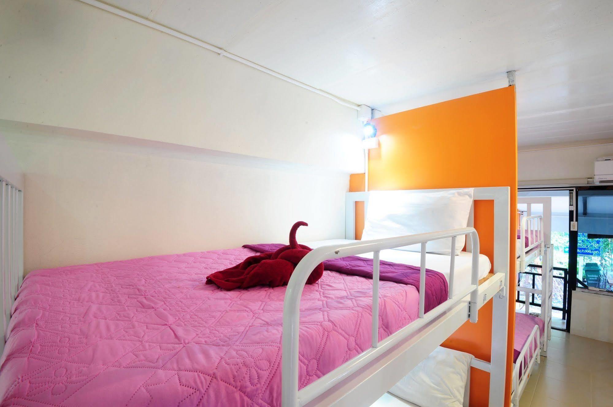 Sabai Hostel Phi Phi Don Exterior photo