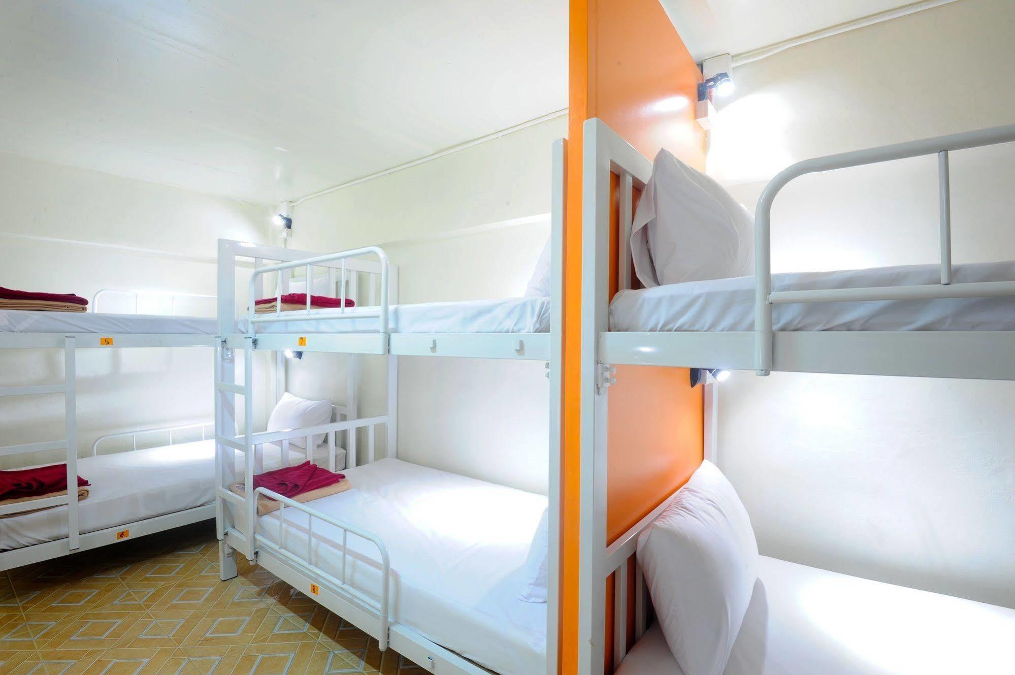 Sabai Hostel Phi Phi Don Exterior photo